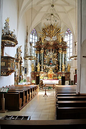 Mauer bei Melk, Pfarrkirche Mariä Geburt, Blick in das Kircheninnere, spätbarocke Ausstattung Mitte 18. Jh.